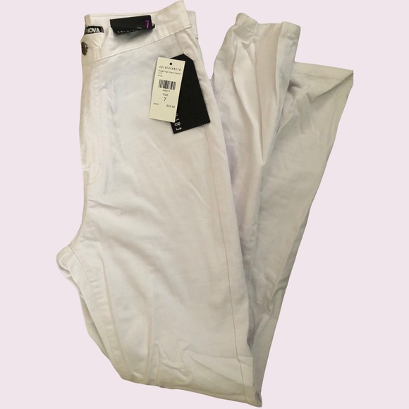 NWT High Waisted Fashion Nova White Jeans - Picture 1 of 3